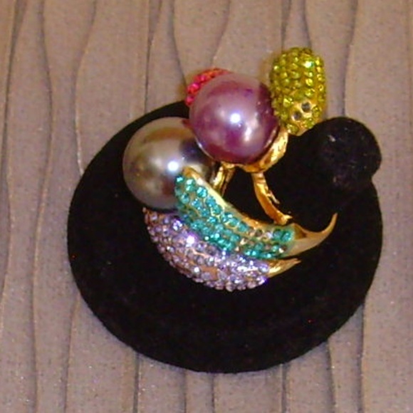 Multi-Colored Rhinestone and Faux Pear Cocktail Ring 5. 1/2 - Picture 4 of 14